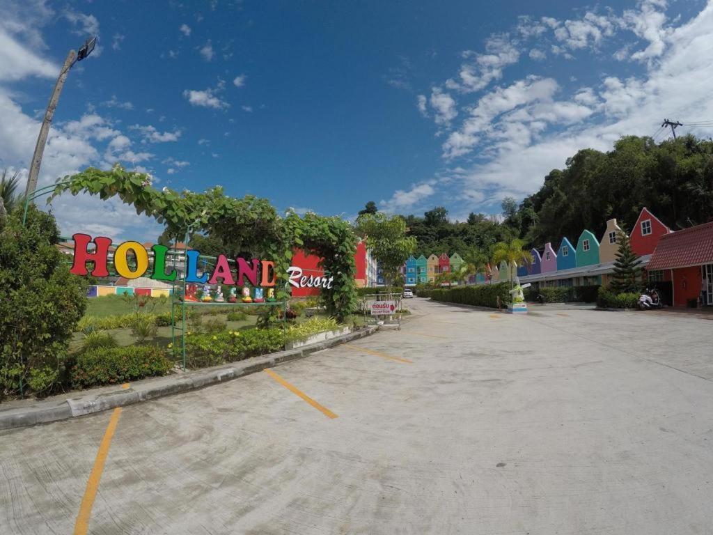 Holland Resort Phuket Esterno foto