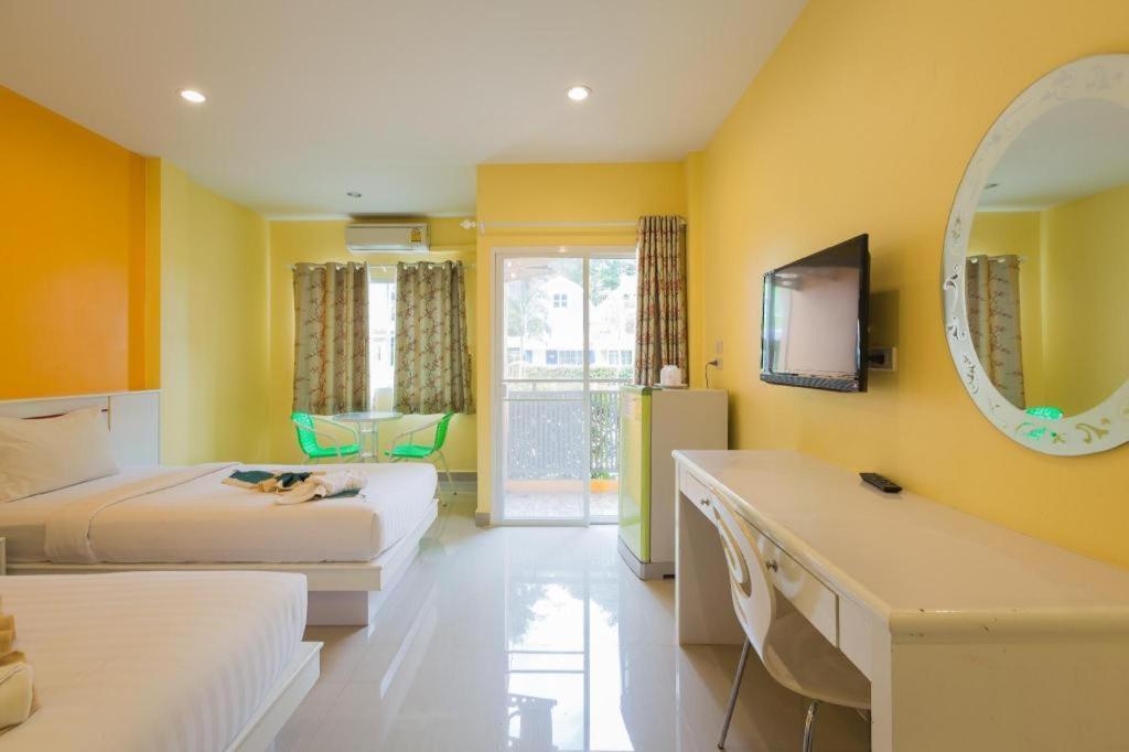Holland Resort Phuket Esterno foto