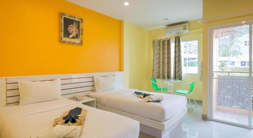 Holland Resort Phuket Esterno foto