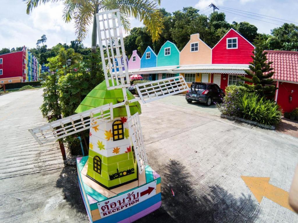 Holland Resort Phuket Esterno foto
