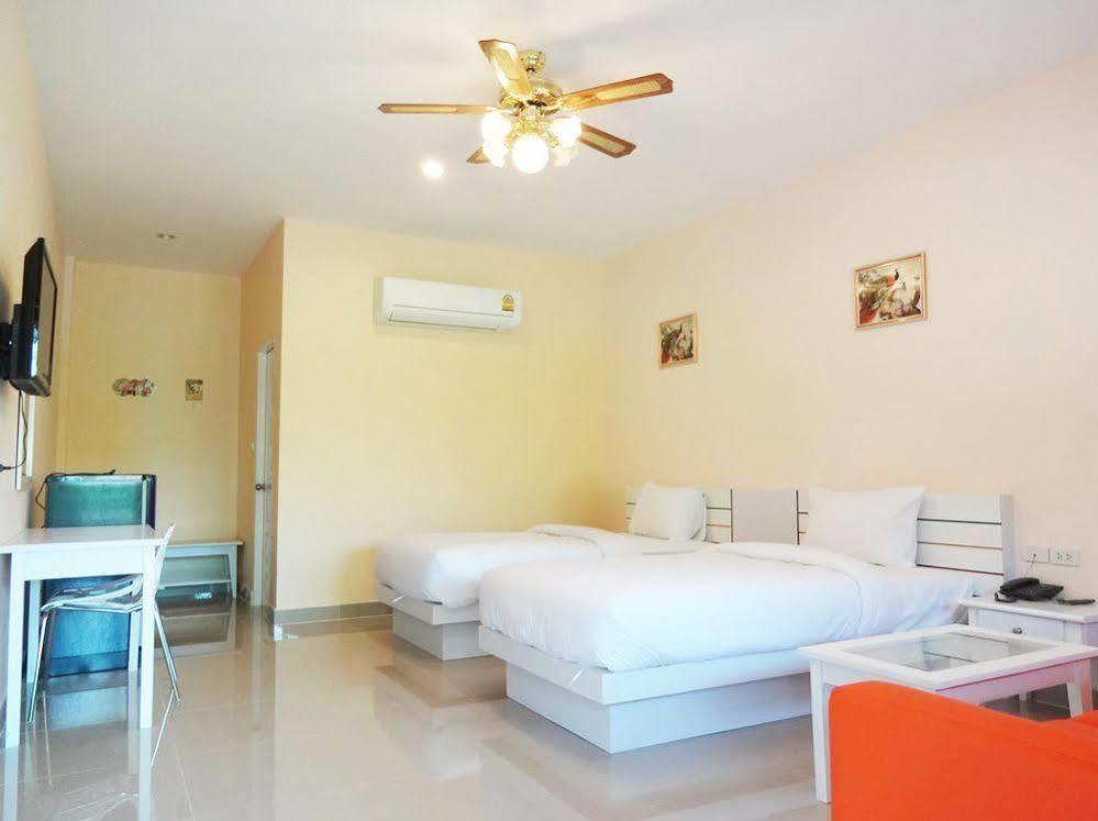 Holland Resort Phuket Esterno foto