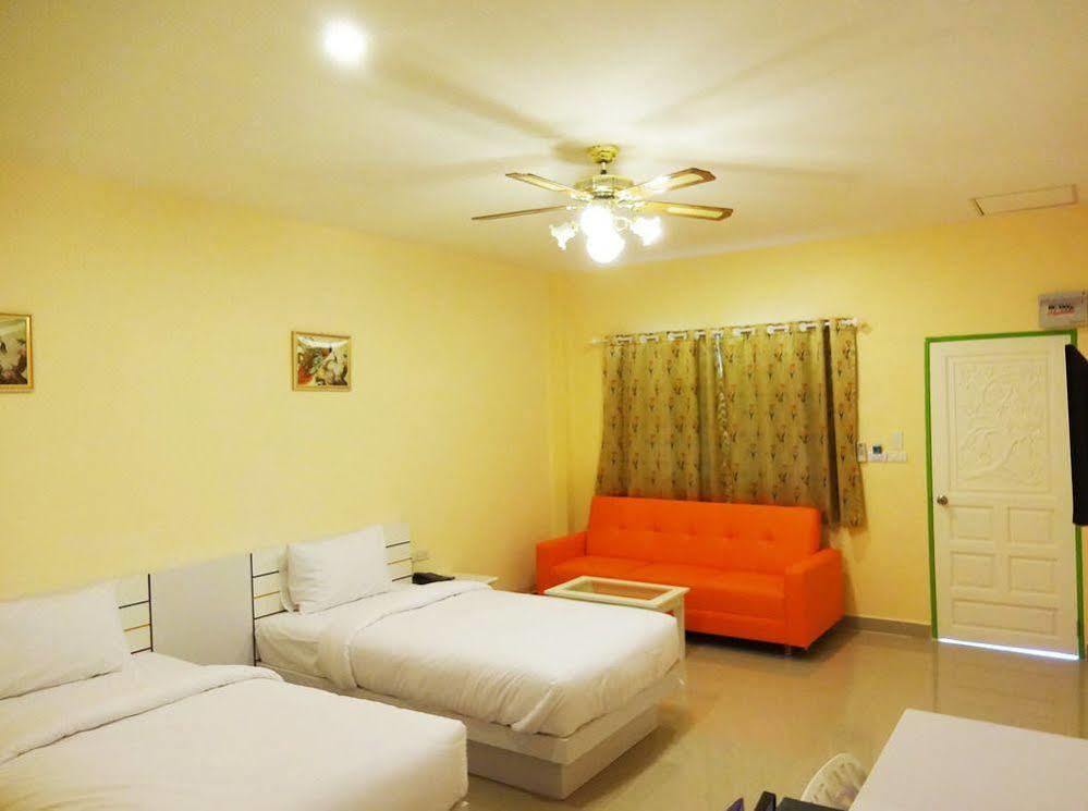 Holland Resort Phuket Esterno foto